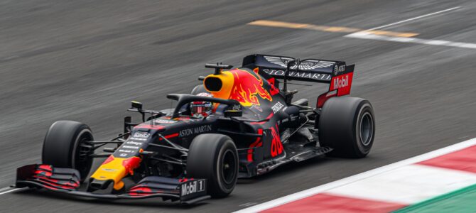 Sehen Sie sich den Formel-1-Grand-Prix in Baku, Aserbaidschan, an